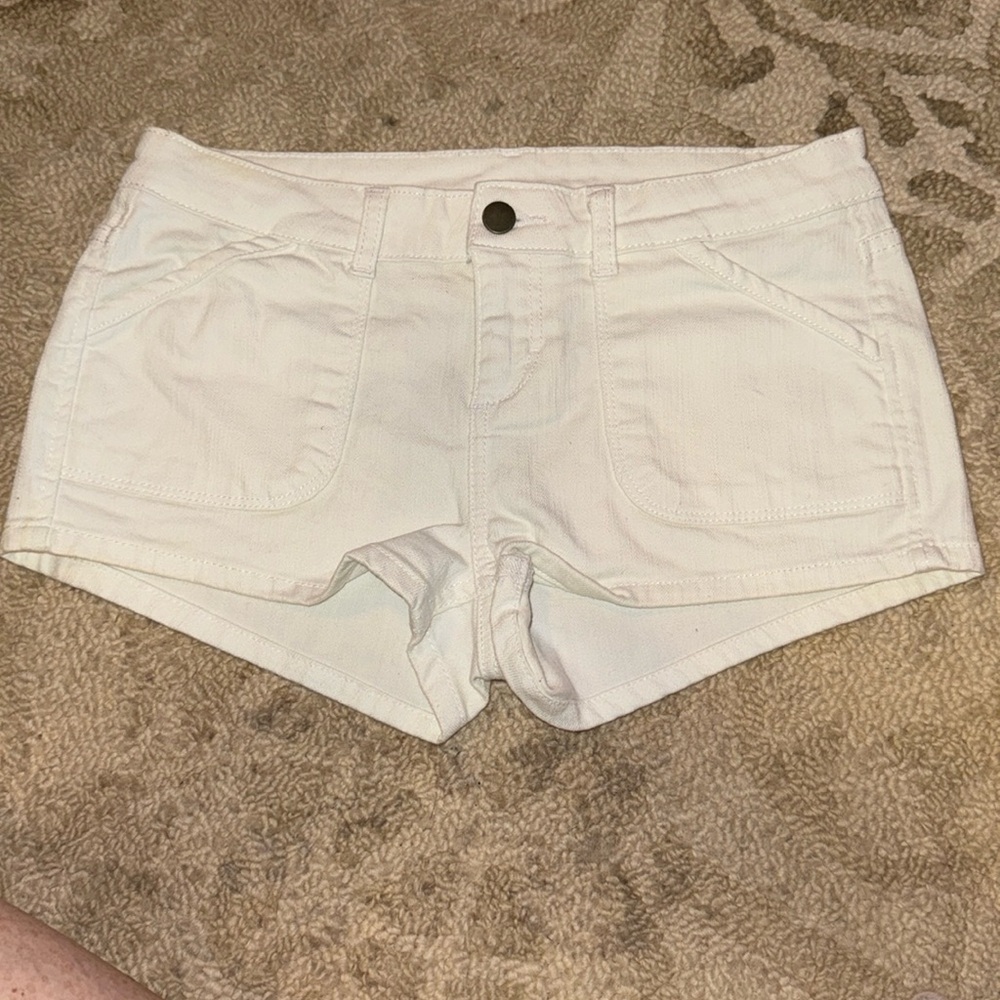 Lascana white shorts w/ red, white and Blue on pockets, non-smoking home